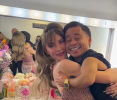 Belinda carga a Abelito y desata críticas en redes por “tratarlo como niño”. VIDEO