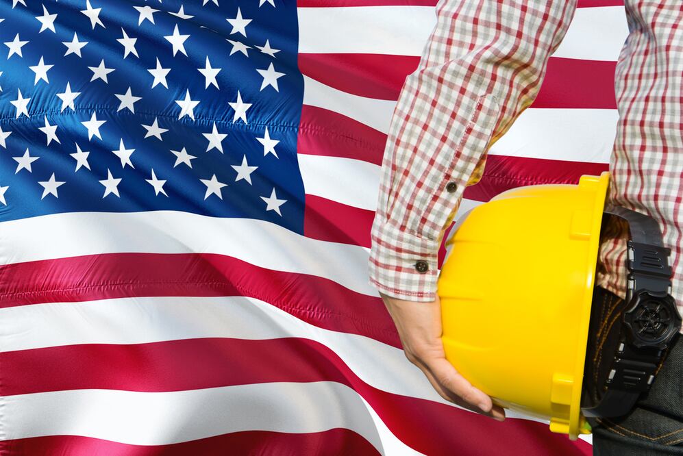 Visa americana/ iStock/sezer ozger