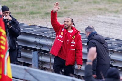 Lewis Hamilton pilota su Ferrari por primera vez: "Todavía me pellizco para creer que estoy aquí"
