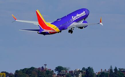 Empleada de Southwest acusa a mujer de trata de personas; iba con su hija birracial