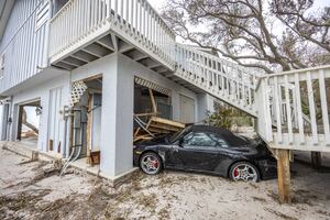 Huracán Milton deja daños por $50,000 millones de dólares en EU, dice Biden