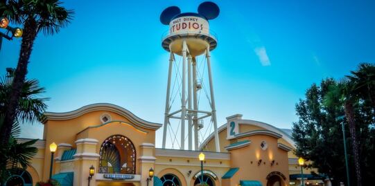 Ofrecen $1,000 dólares por ver 30 películas Disney en un mes