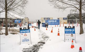 Covid. Anciana caminó varios kilómetros entre la nieve para vacunarse
