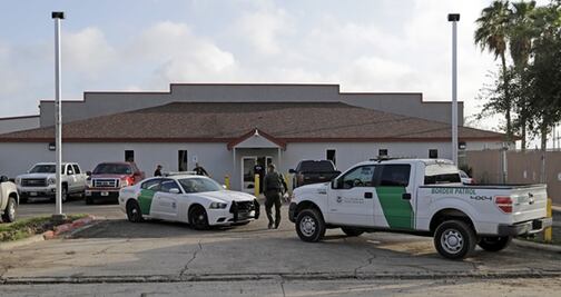 Por brote de gripe, cierran estación fronteriza en McAllen, Texas