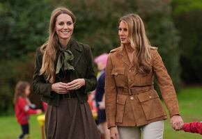 Melania Trump y Kate Middleton son el epítome de la moda; lucen en looks combinados en encuentro con scouts