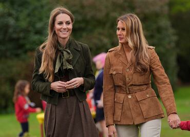 Melania Trump y Kate Middleton son el epítome de la moda; lucen en looks combinados en encuentro con scouts