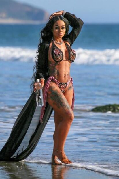 Blac Chyna 'rompe internet' con 'explosivo' bikini en la playa