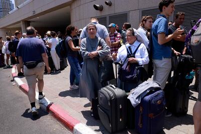 Crisis en Medio Oriente: países aceleran evacuaciones tras cierre del espacio aéreo por conflicto Irán-Israel