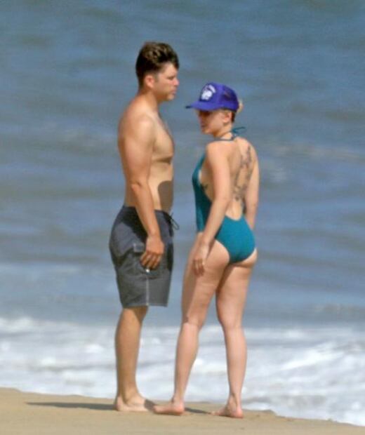 Scarlett Johansson cautiva con traje de baño en los Hamptons