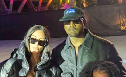 Kim Kardashian y Kanye West posan juntos para foto en desfile de moda 