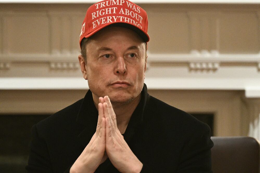 Elon Musk paga 2.5 millones de dólares a la madre de su supuesto hijo aunque todavía duda de su paternidad. Foto: AFP