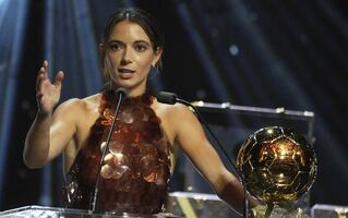 Aitana Bonmatí gana el Balón de Oro 2025 y hace historia con tres premios consecutivos. ¿Quién es?