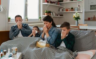 ¡Alerta de verano! Resfriados y la nueva variante de COVID-19 Stratus se disparan en Estados Unidos