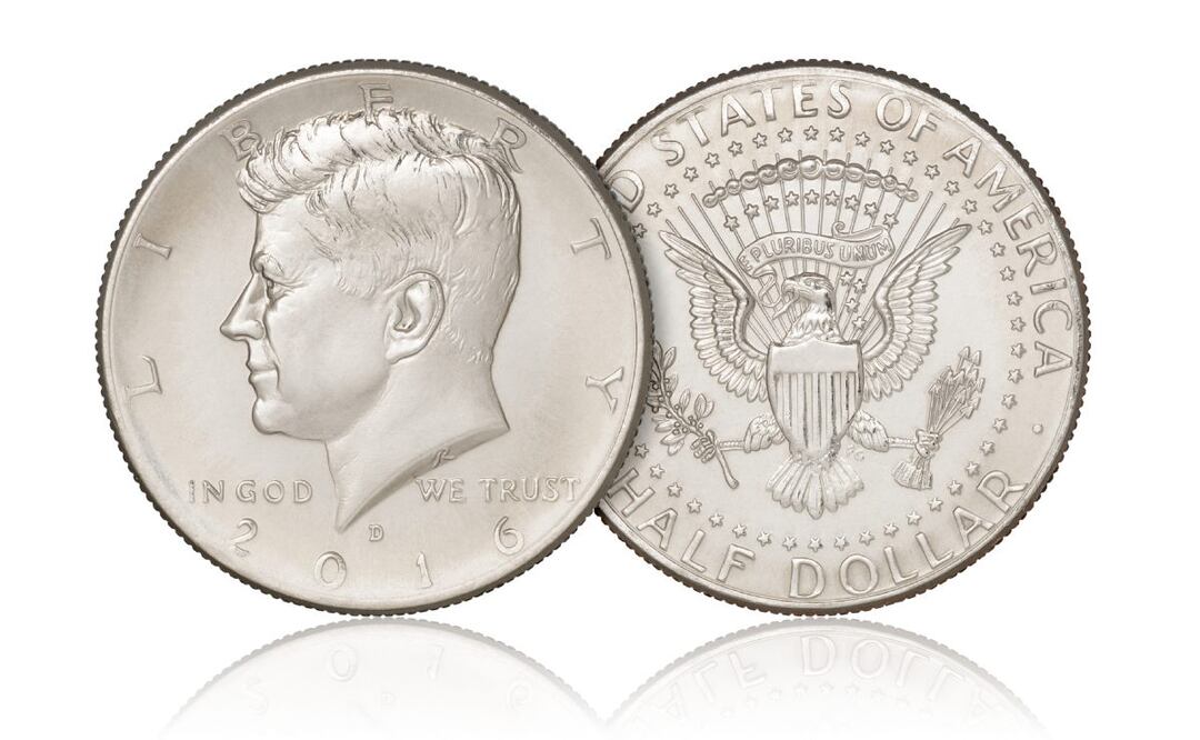 La moneda de $50 centavos en Estados Unidos y su valor en 2023. Foto: iStock / Kuzmik_A