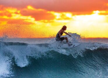 California sobre las olas: Experiencias únicas de surf en el 'Estado Dorado'