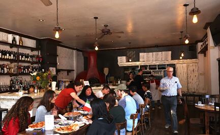 Nueva York alienta a bares y restaurantes a exigir a clientes vacuna