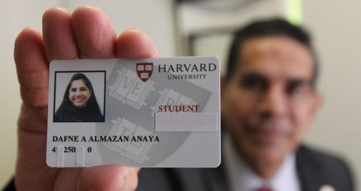 Mexicana, la primera menor en ingresar a un postgrado en Harvard