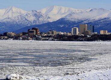 Sismo de 7.3 sacude Alaska: activan alerta de tsunami