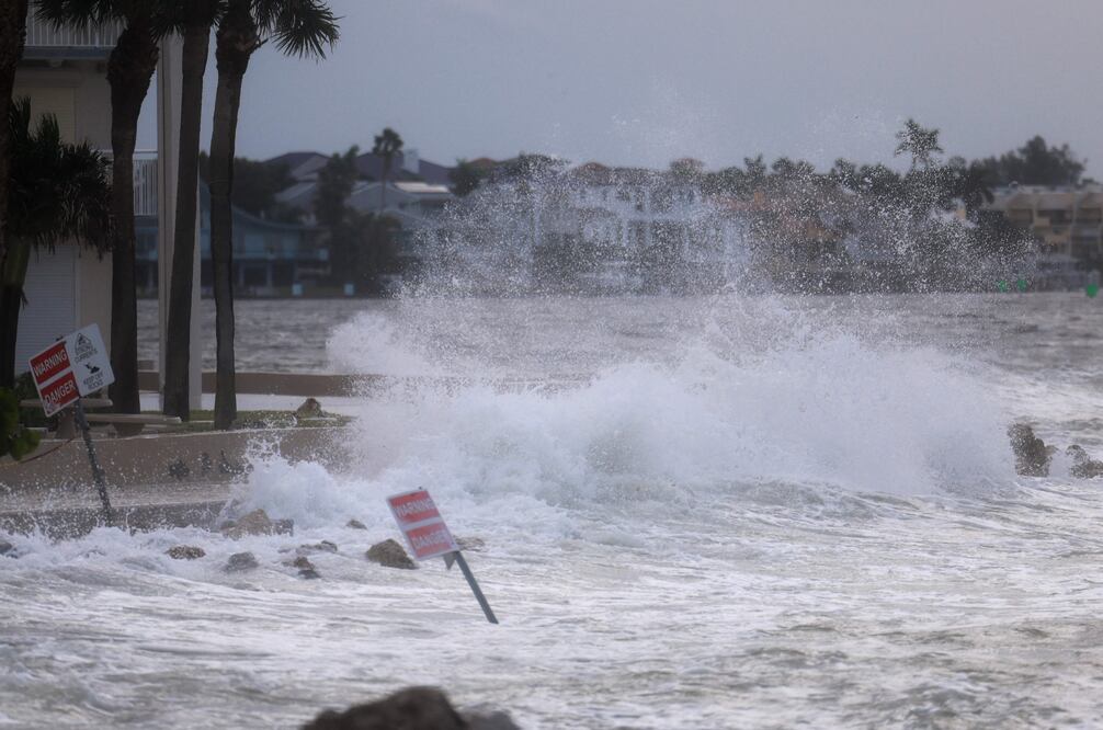 Huracán Helene sube a categoría 4 y avanza rápidamente hacia Florida. Joe Raedle/Getty Images/AFP