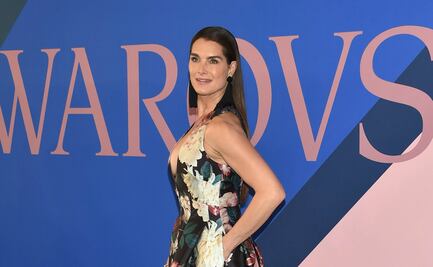 Brooke Shields presume figura de impacto en bañador a los 55 