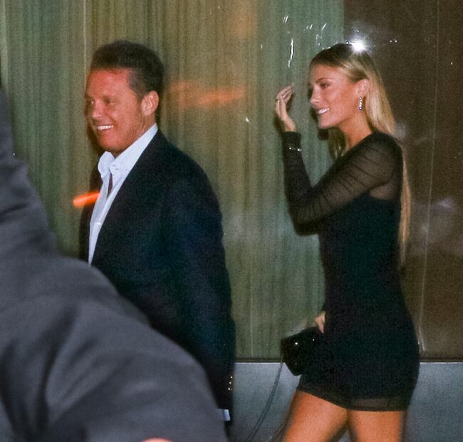 Luis Miguel y su corista presumen su amor