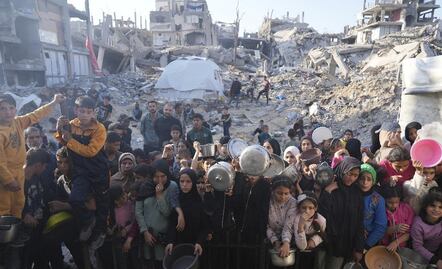 Al menos 100 niños mueren o son heridos cada día en Gaza, denuncia la UNRWA