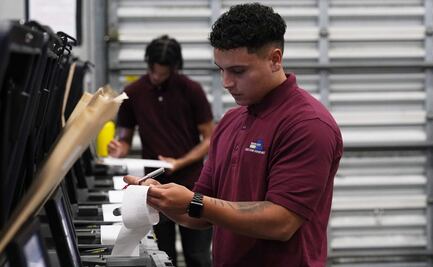 Empleo en Estados Unidos crece sorpresivamente; vuelve a nivel de prepandemia