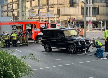 Terror en Stuttgart: coche atropella a una multitud y deja varios heridos