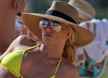 Britney Spears presume 'bikini body' en su nueva mansión y arrasa