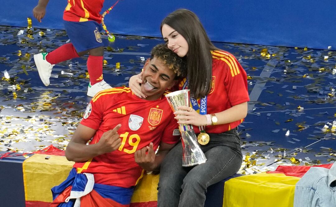 Novia de Lamine Yamal le es infiel en transmisión en vivo; “me vas a buscar la ruina”, dice. AP Photo/Thanassis Stavrakis