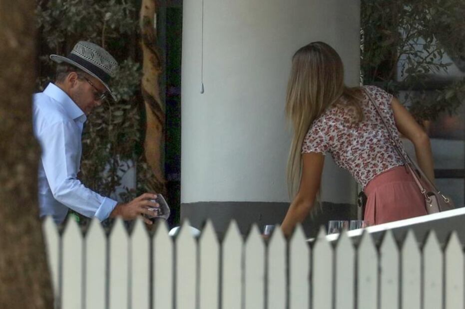 Captan a Luis Miguel y a su novia presumiendo su amor en Miami