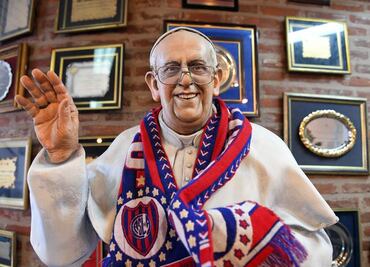 Relacionan la hora de la muerte del papa con su número de afiliación a equipo de futbol argentino. ¿Coincidencia?