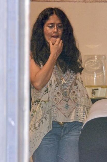 Salma Hayek luce su belleza sin maquillaje en West Hollywood