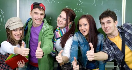 Ofrecen beca de verano para alumnos de preparatoria en Chicago 