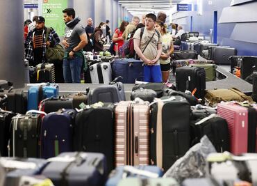 Estados Unidos inicia el festivo del 4 de julio con más de 1,200 vuelos cancelados