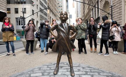 'La niña sin miedo', una estatua contra la desigualdad de género
