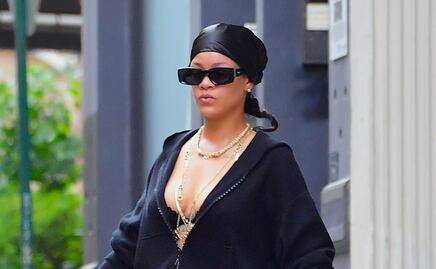 Rihanna conquista Nueva York con diminuta falda y bralette 