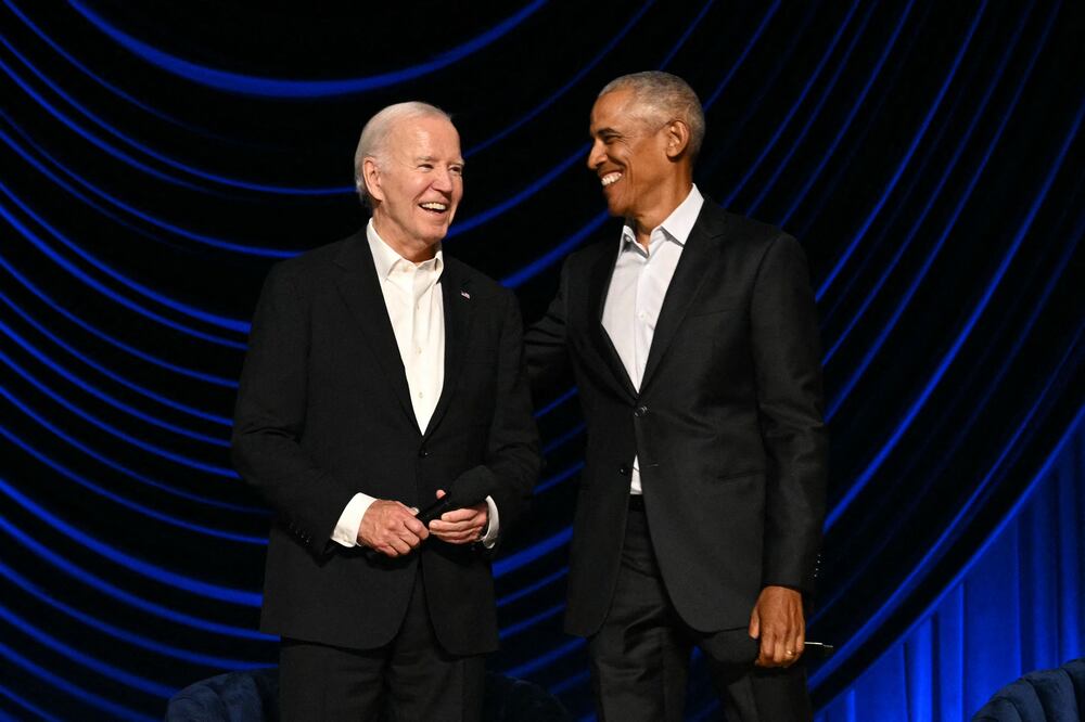 Obama cree que Biden debe reconsiderar el futuro de su candidatura, según el Post. (Photo by Mandel NGAN / AFP)