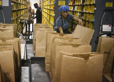 Amazon dice estar preparada para festividades pese a la crisis de suministros