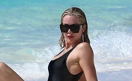 Khloé Kardashian usa el monokini perfecto para presumir sus curvas de infarto en el Caribe