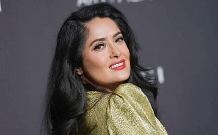 Salma Hayek celebra sus 54 años en espectacular traje de baño