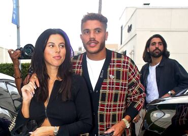 Jonathan Dos Santos posa junto a Victoria Villarroel, amiga de Kylie Jenner
