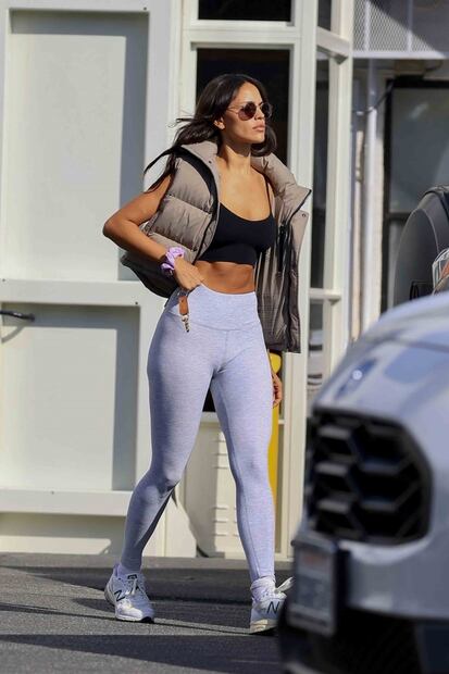 Eiza González seduce Los Ángeles con ajustados leggings y bralette. Foto: The Grosby Group