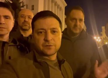 "Manténganse firmes. Ustedes son todo lo que tenemos", pide Zelenski a ejército ucraniano
