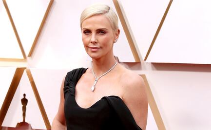 Charlize Theron lució un collar de 5 millones de dólares en los Oscar