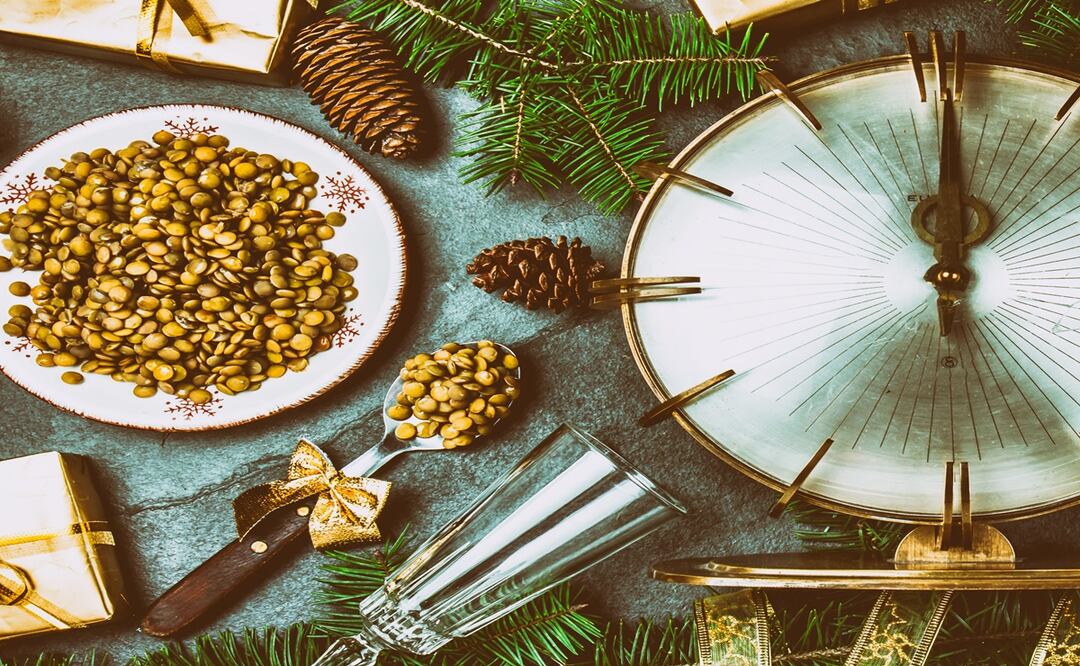 Lentejas para atraer dinero: así es el ritual de Año Nuevo que Galilea Montijo volvió viral. iStock/LarisaBlinova