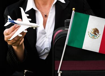 Así es el pasaporte de color NEGRO que sólo pueden obtener muy pocos mexicanos