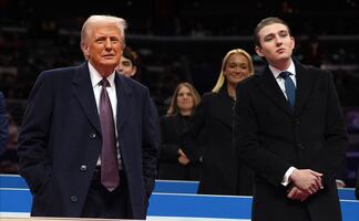 Donald Trump confiesa que no le gusta tomarse fotos con su hijo Barron. ¿Por qué?