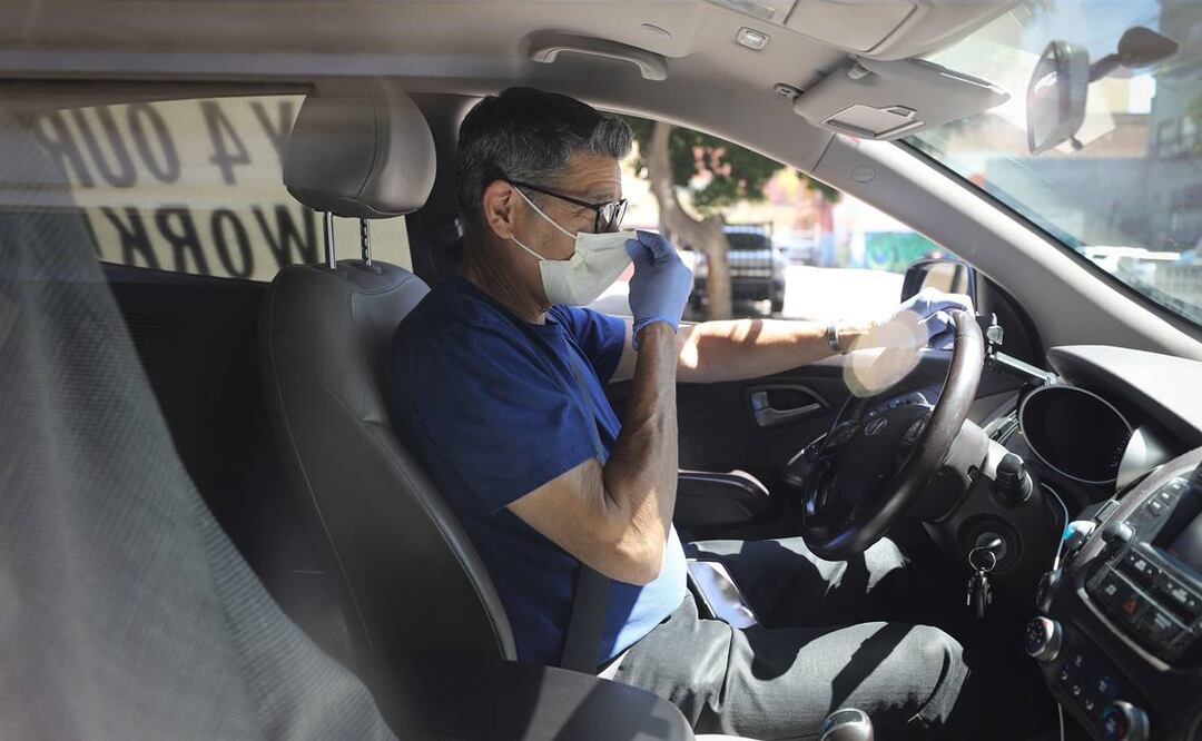 La Embajada solicita choferes con más de tres años de experiencia. Foto: AFP