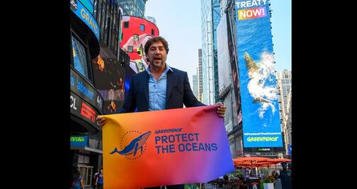 Javier Bardem exige en Times Square un tratado para los océanos